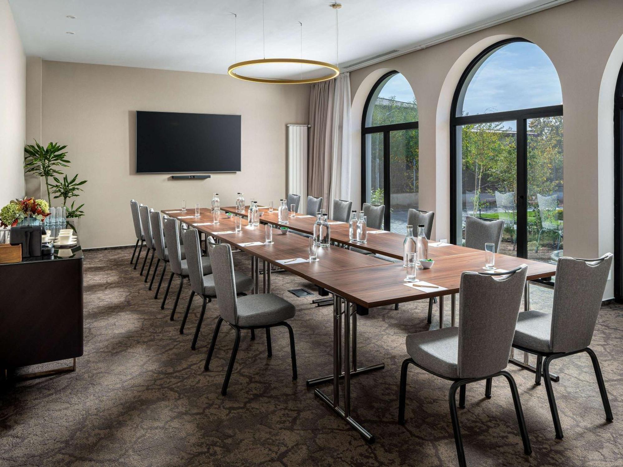 Mercure Conacul Cozieni Бухарест Экстерьер фото