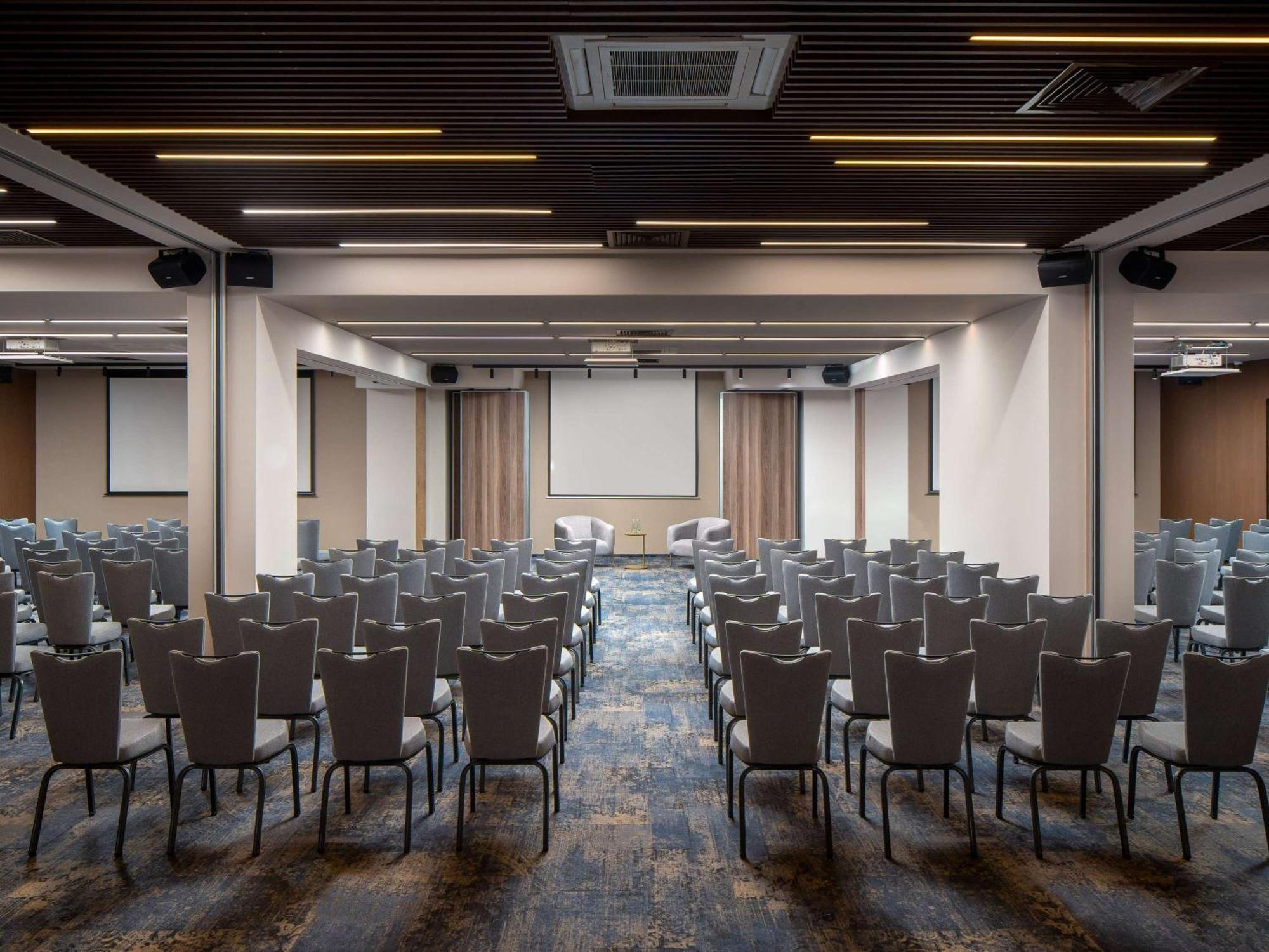 Mercure Conacul Cozieni Бухарест Экстерьер фото