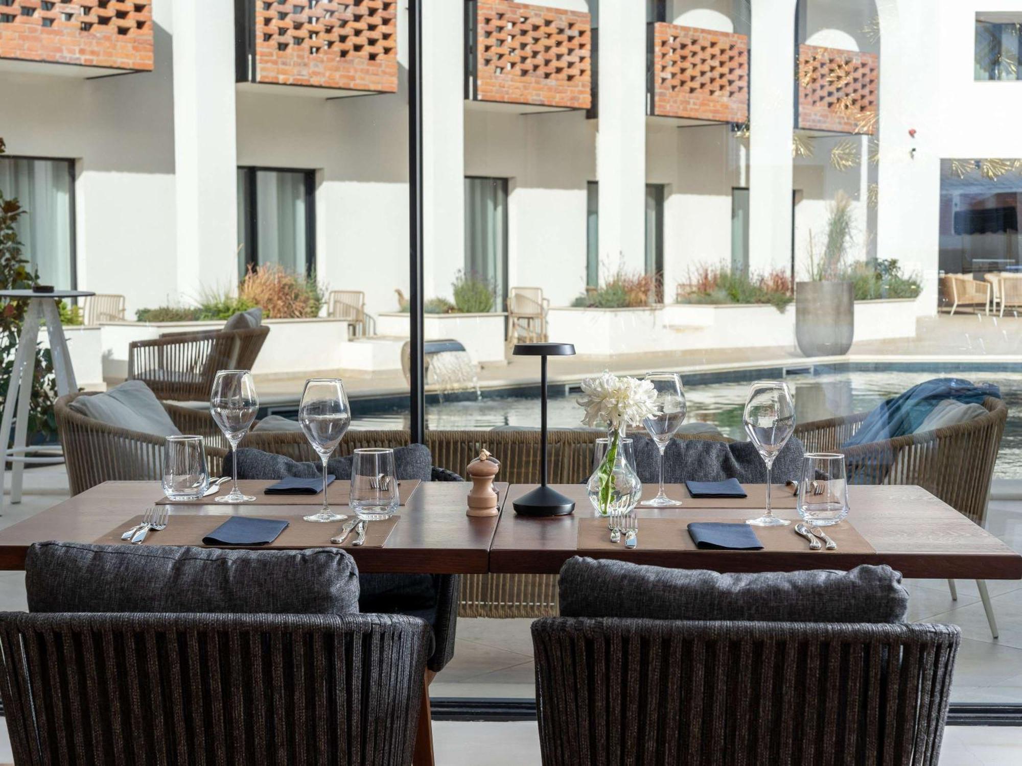 Mercure Conacul Cozieni Бухарест Экстерьер фото