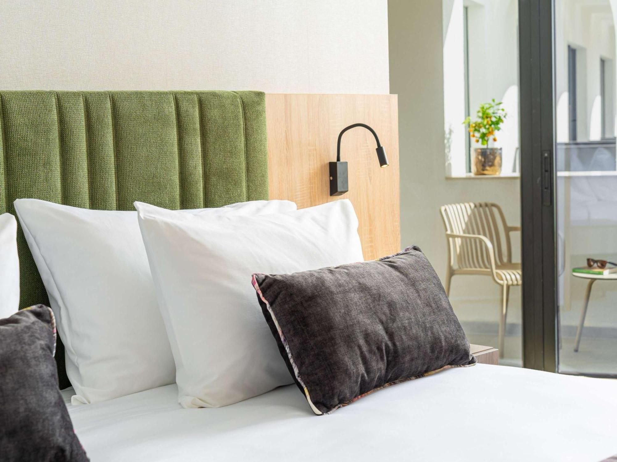 Mercure Conacul Cozieni Бухарест Экстерьер фото