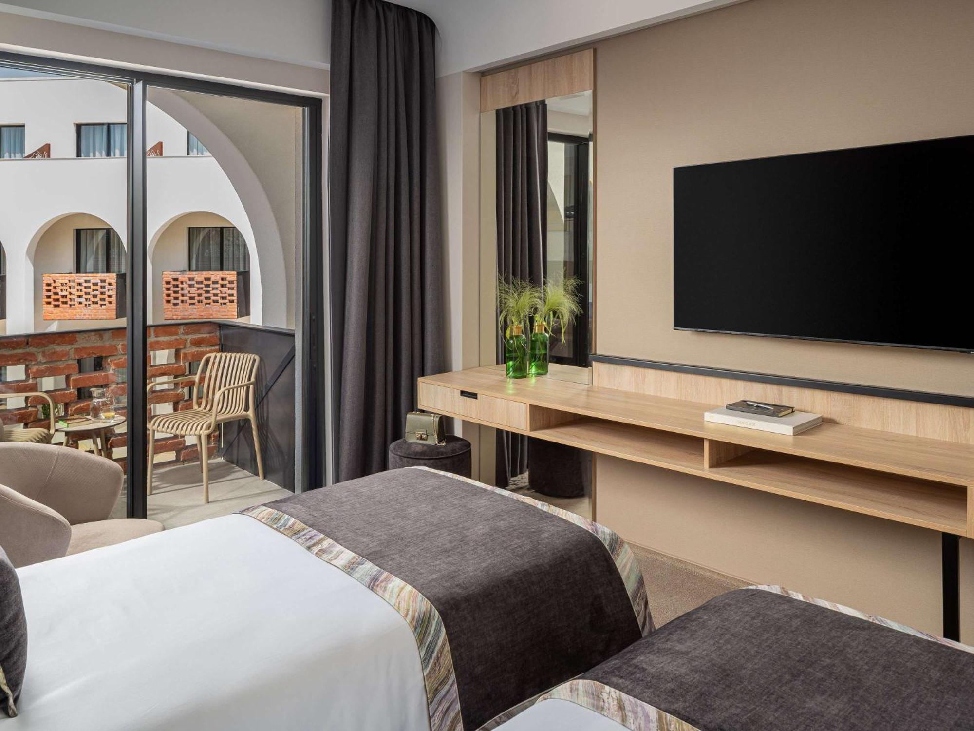 Mercure Conacul Cozieni Бухарест Экстерьер фото