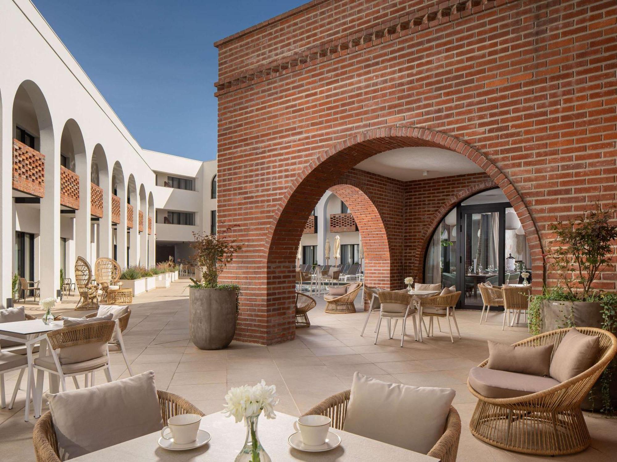 Mercure Conacul Cozieni Бухарест Экстерьер фото