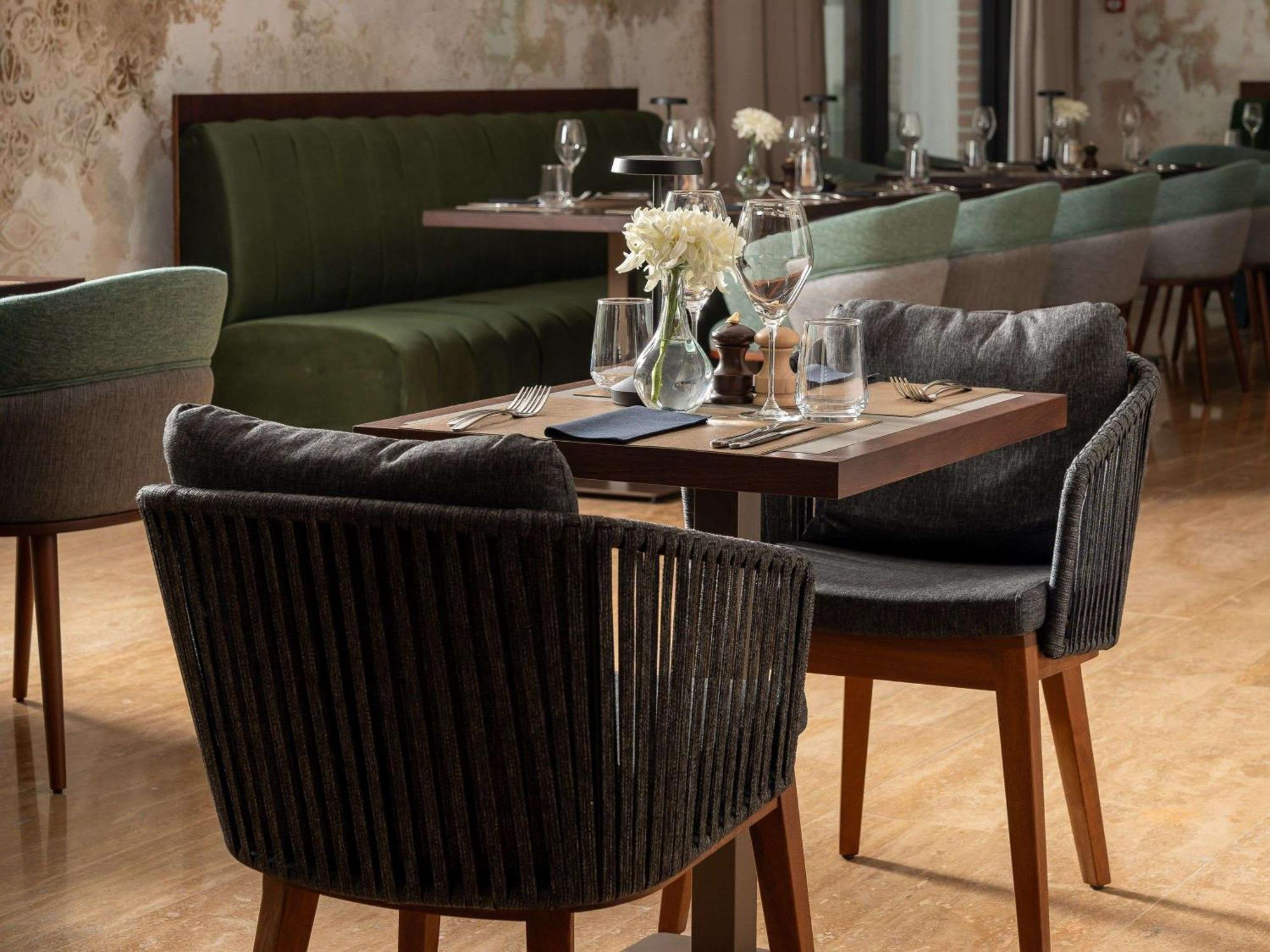 Mercure Conacul Cozieni Бухарест Экстерьер фото